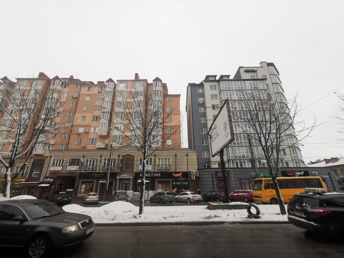 Подобово В Центрі Поряд Жд Ternopil Exterior foto